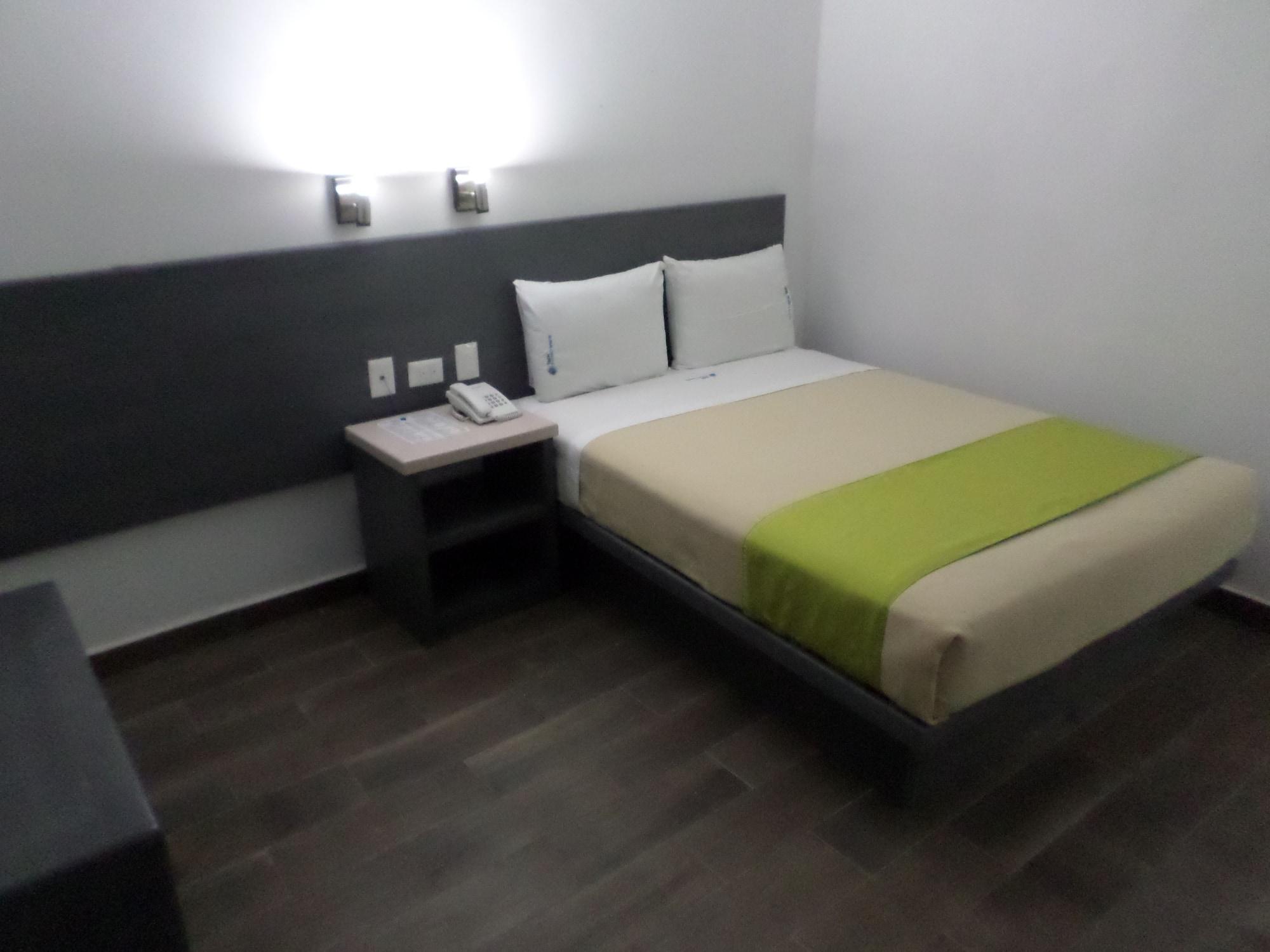 Global Express Hotel Escárcega Buitenkant foto